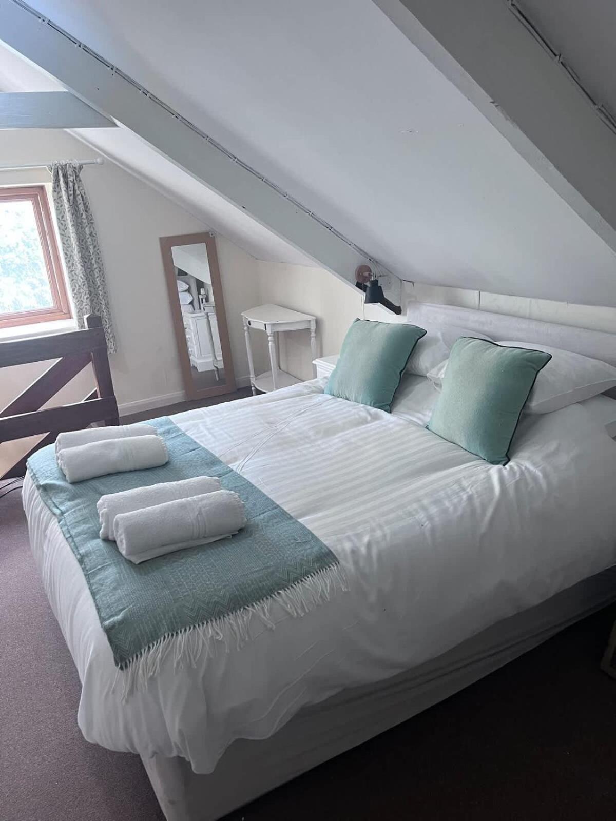 Farmhouse Apartment Saint Ishmaels  Экстерьер фото